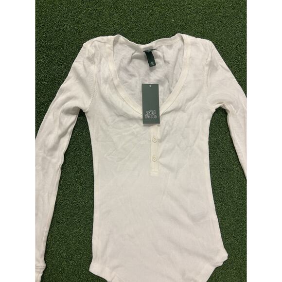 Wild Fable Henley Tee Shirt Women’s XXS Cream Long Sleeve Ribbed Cute Comfort - Picture 2 of 4